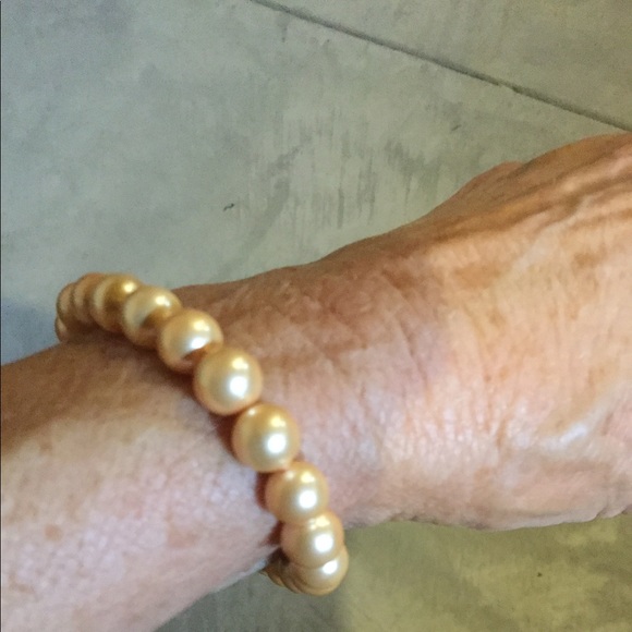 NWOT Pink Pearl Bracelet. - Picture 7 of 7